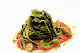 stock-photo-fettuccine-su-pappa-al-pomodoro-93235867.jpg